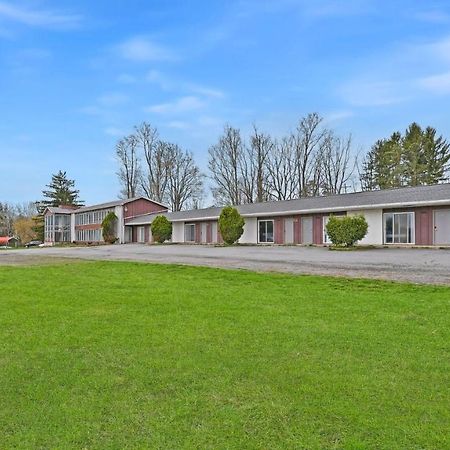 Maplehurst Motel Tunkhannock Bagian luar foto