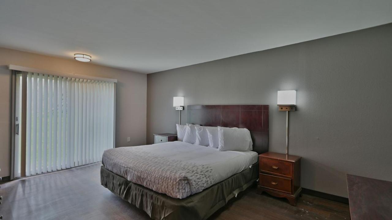 Maplehurst Motel Tunkhannock Bagian luar foto
