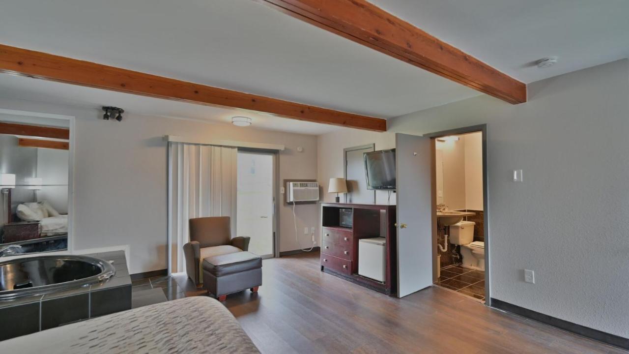 Maplehurst Motel Tunkhannock Bagian luar foto