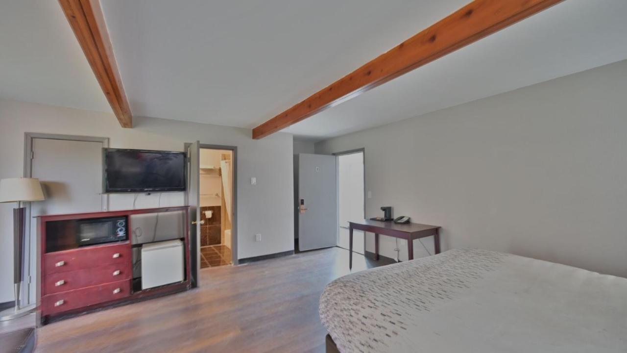 Maplehurst Motel Tunkhannock Bagian luar foto