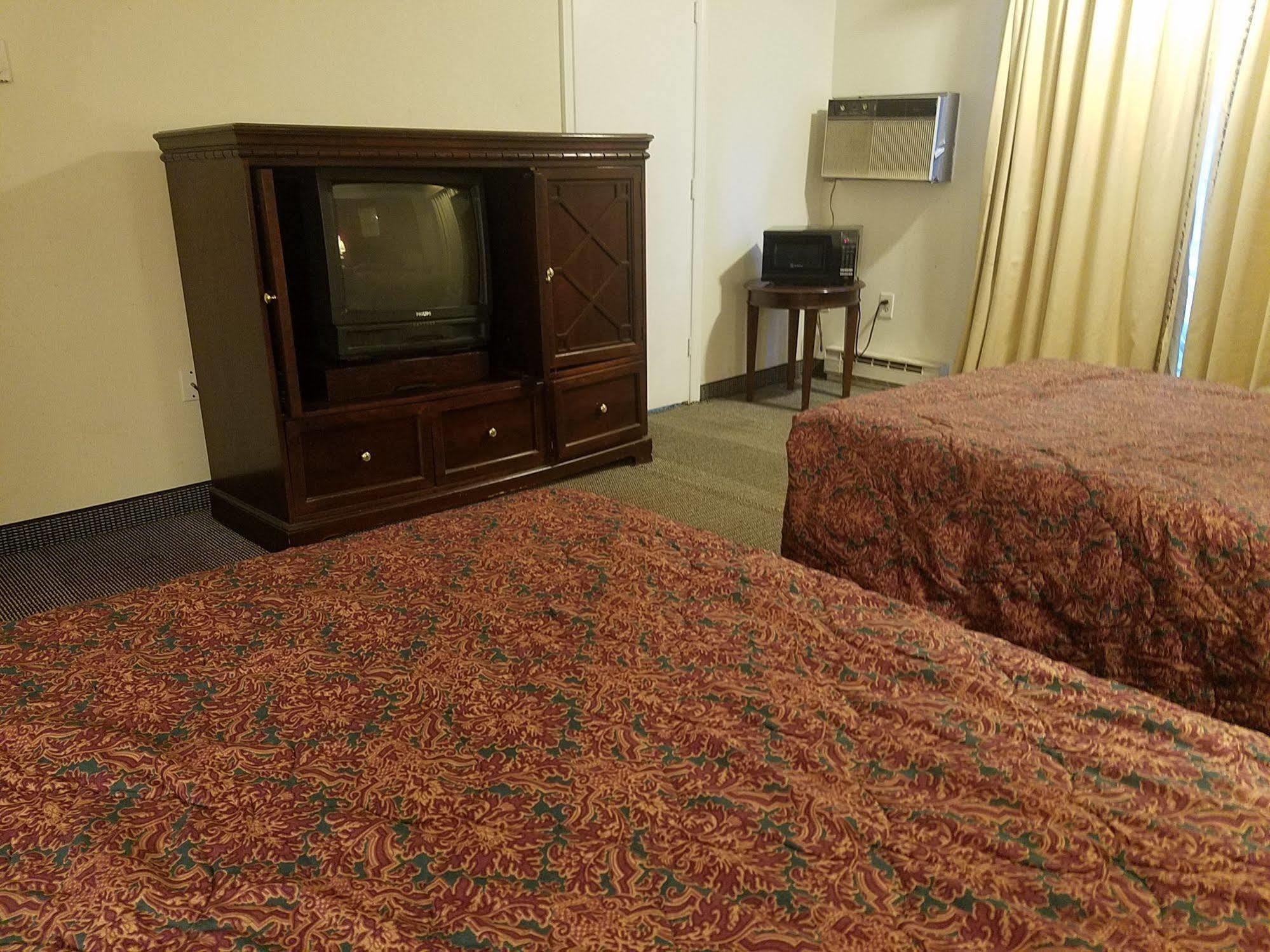 Maplehurst Motel Tunkhannock Bagian luar foto