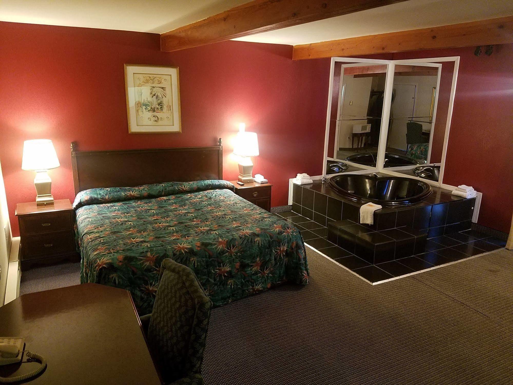Maplehurst Motel Tunkhannock Bagian luar foto