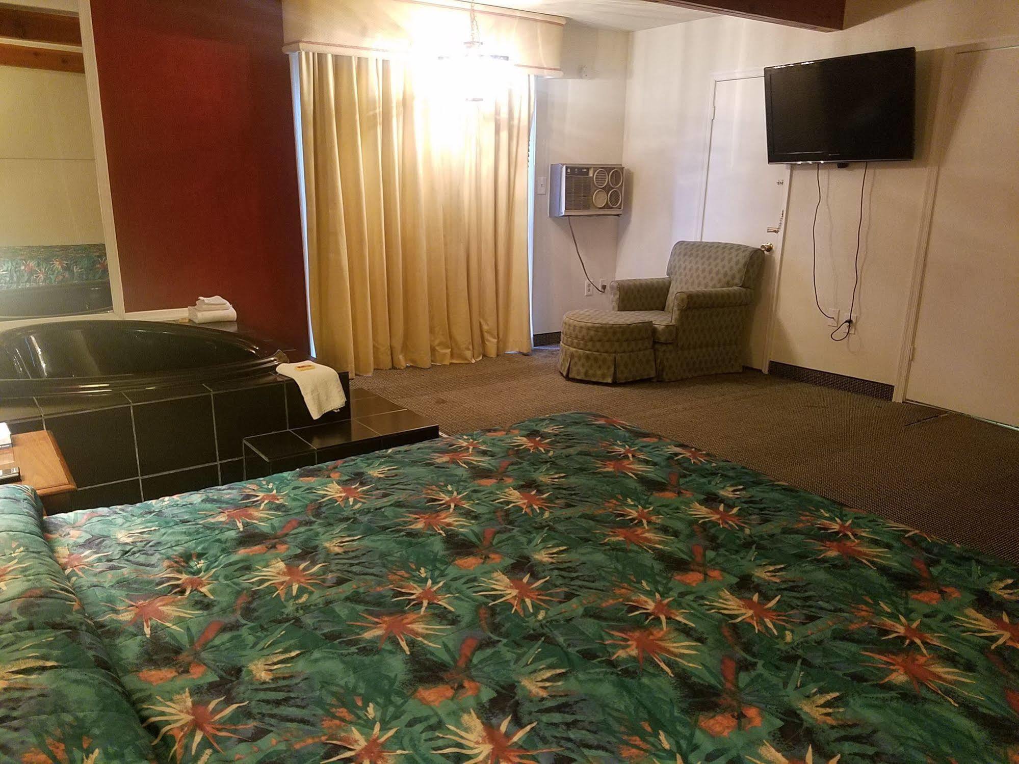 Maplehurst Motel Tunkhannock Bagian luar foto